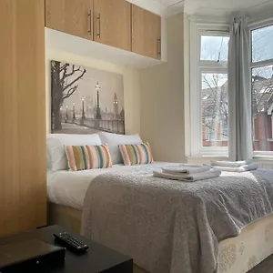  Apartment Amazing - East Walthamstow